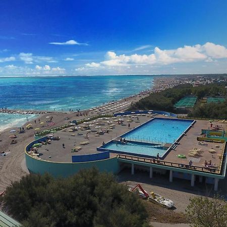 Happy Camp Mobile Homes In Camping Village Rosapineta Rosolina Mare Dış mekan fotoğraf