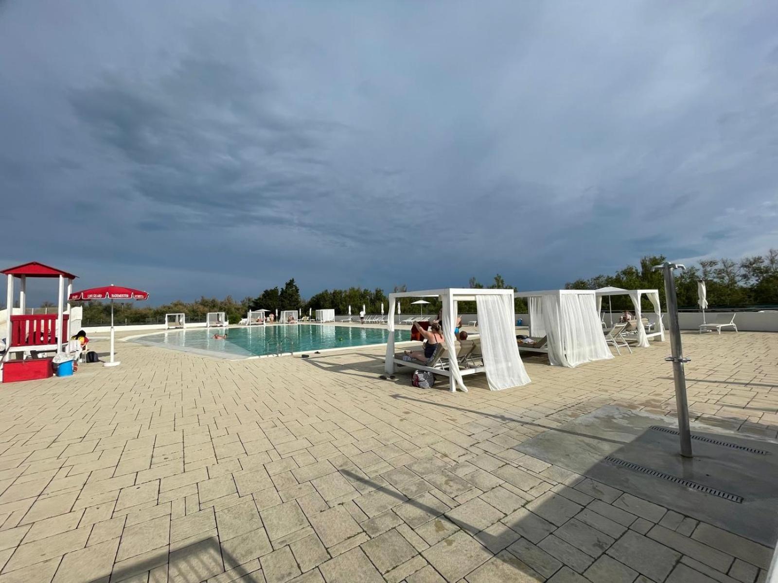 Happy Camp Mobile Homes In Camping Village Rosapineta Rosolina Mare Dış mekan fotoğraf