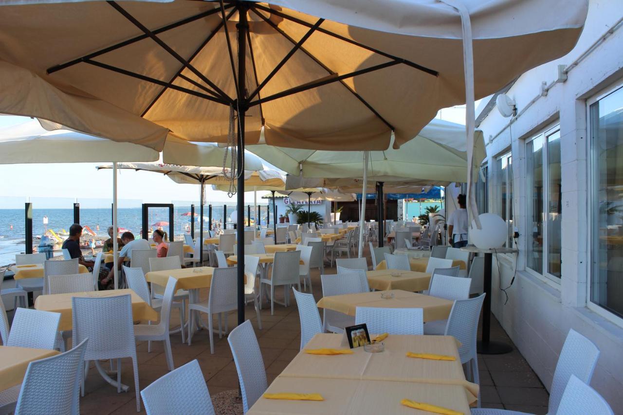 Happy Camp Mobile Homes In Camping Village Rosapineta Rosolina Mare Dış mekan fotoğraf